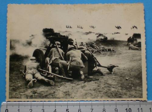 Postcard military tanks - -,